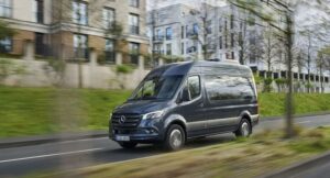 Read more about the article 2025 Mercedes Benz eSprinter, un Mercedes nada convencional.