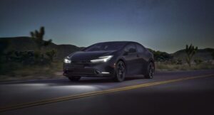 Read more about the article El Toyota Prius híbrido recargable compromete poco en su búsqueda de gran eficiencia.