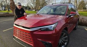 Read more about the article Lexus TX híbrido: lujo, tranquilidad y eficiencia de combustible para familias numerosas.