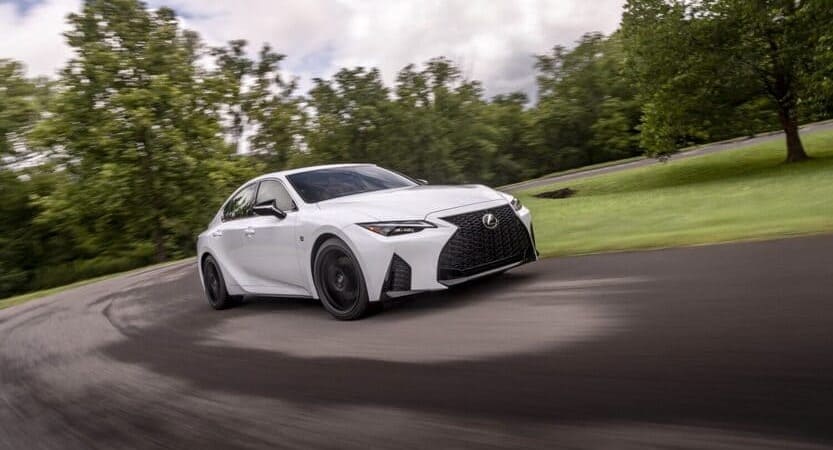You are currently viewing Lexus IS 350 F-Sport, esquivando la modernidad, rindiendo culto a la tradición.